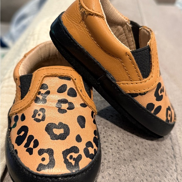 Leopard Print Kids Slip-On Shoes EUC - Picture 3 of 4